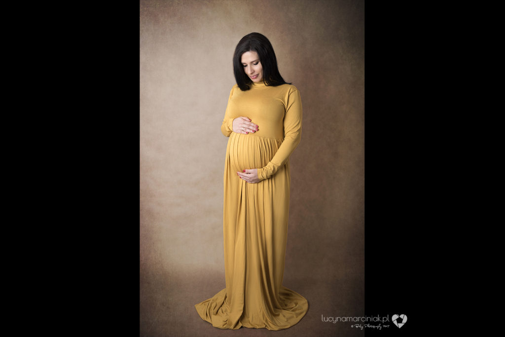 Sesja ciążowa – w domu, w plenerze
